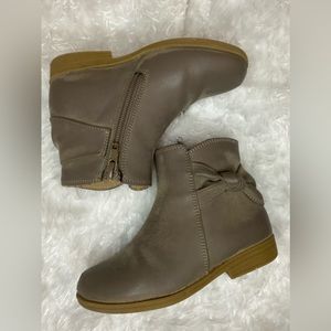 Toddler girl boots. Size 9.